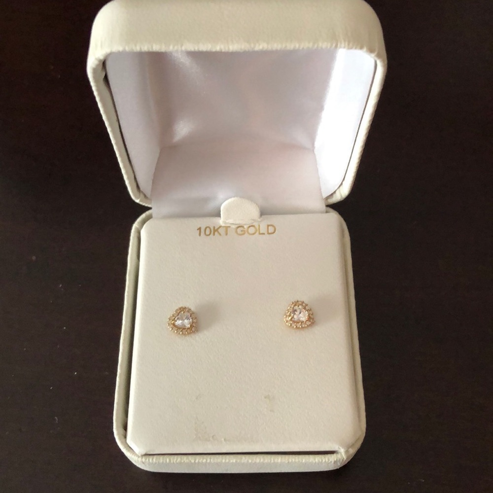 10k gold cubic zirconia heart earrings